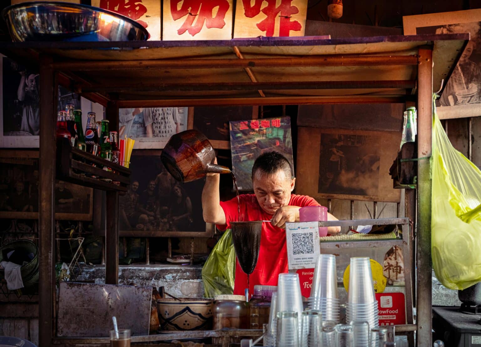 Đội Ngũ Của Chúng Tôi 5 marketing-thuong-mai-dien-tu_